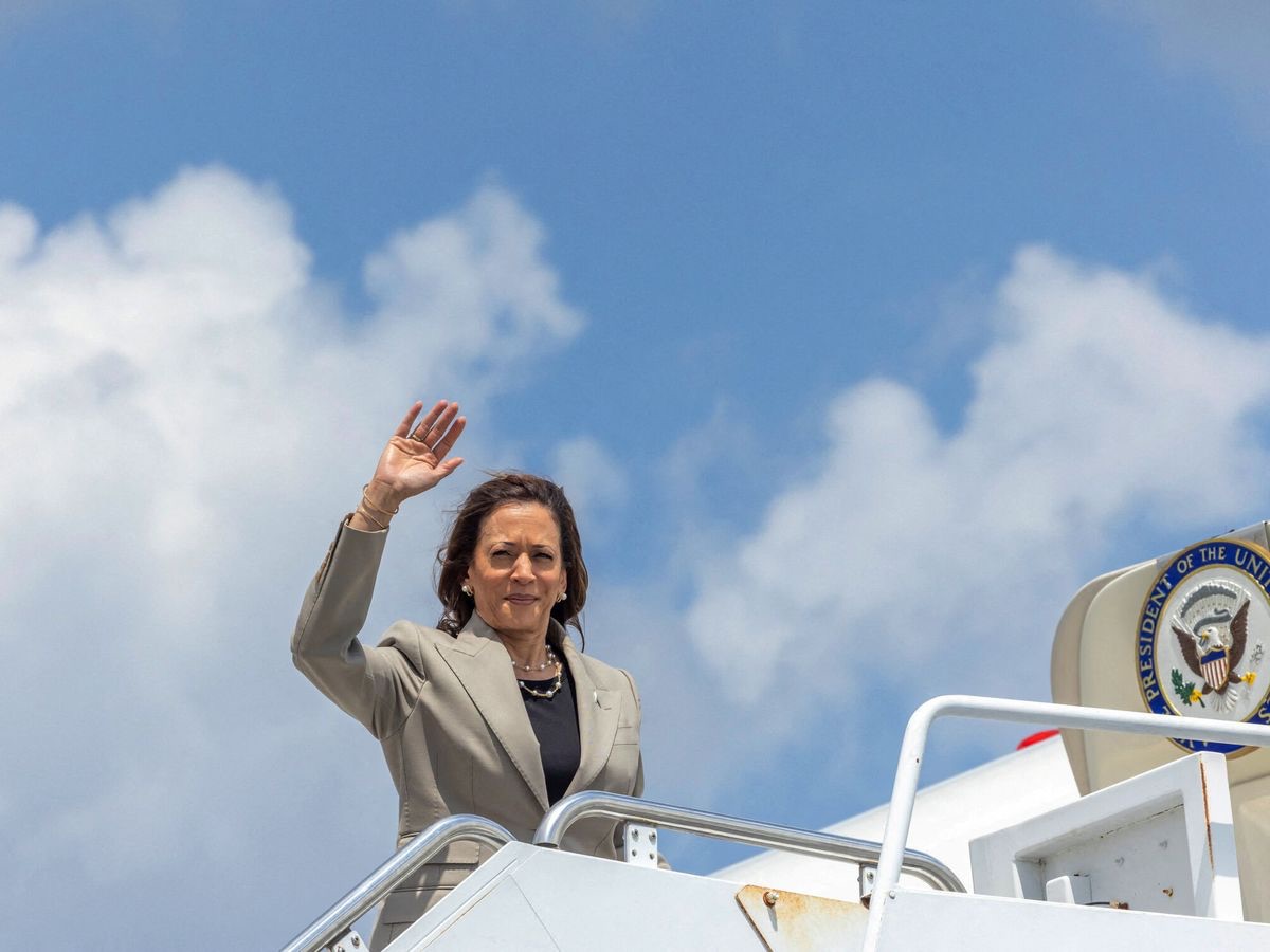 Kamala Harris: Trayectoria, Logros y Legado de una Pionera en la Política Estadounidense